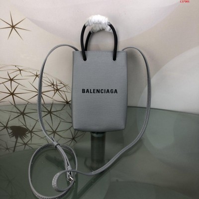 Balenciaga牛皮购物袋新成员手机 高仿巴黎世家包包 精仿巴黎世家女包...