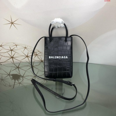 Balenciaga牛皮购物袋新成员手机 高仿巴黎世家包包 精仿巴黎世家女包 原版巴黎世家女包 A货巴黎世家女包 原单巴黎世家女包