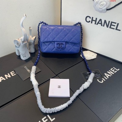 独家实拍新款现货Chanel小香202 高仿香奈儿包包和正品的区别 精仿香奈...