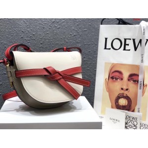 Loewe 罗意威专柜新款马鞍包10183 网上哪里有卖高仿罗意威包包 精仿罗意威女包 原版罗意威女包 A货罗意威女包 原单罗意威包包