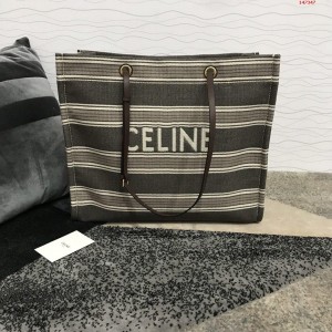 Celine新品沙滩包近期太受欢迎一款帆布 高仿赛琳包包 A货赛琳女包 原单赛琳女包