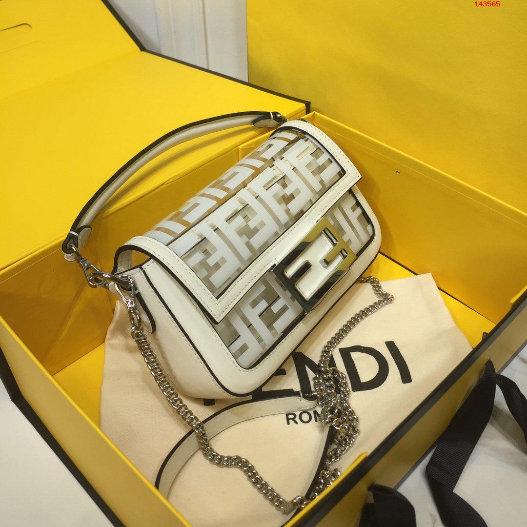小号透明PVZ震撼出货Fendi标志性的B 高仿芬迪包包 精仿芬迪女包 原版芬迪女包 A货芬迪女包 原单芬迪女包 