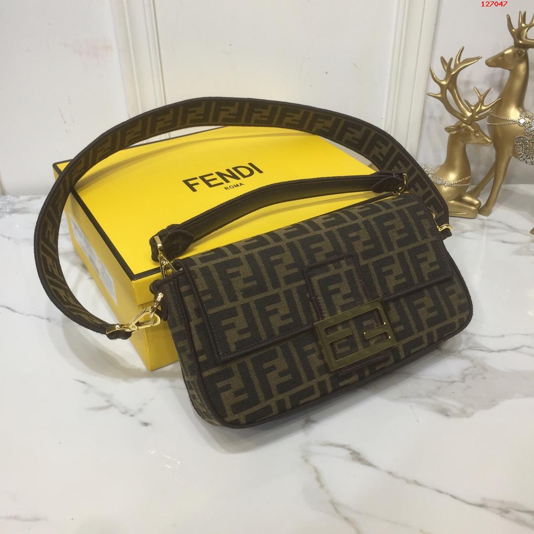 中号 FENDI 芬迪专柜新品标志性的Bag 高仿芬迪包包 精仿芬迪女包 原版芬迪女包 A货芬迪女包 原单芬迪女包 