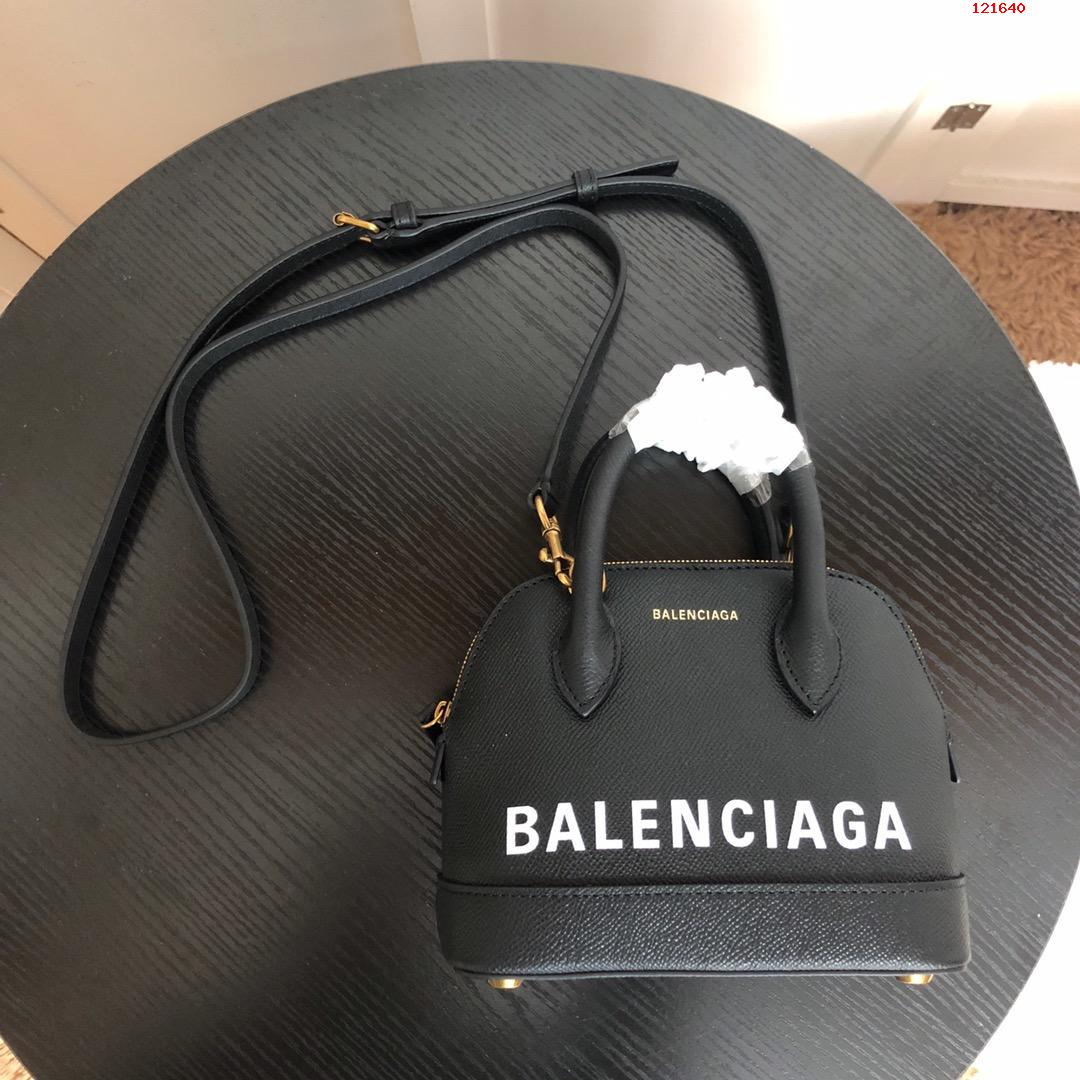 Balenciaga巴黎世家新款贝壳包出货 高仿巴黎世家包包 精仿巴黎世家女包 原版巴黎世家女包 A货巴黎世家女包 原单巴黎世家女包 