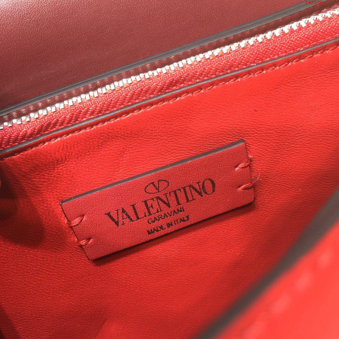 中号V家最新推出的VRINGBag 高仿瓦伦蒂诺V家包包 精仿瓦伦蒂诺V家女包 