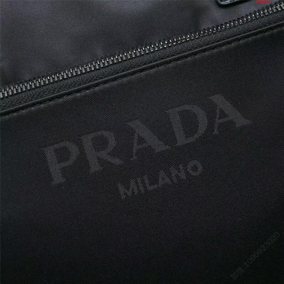 《PRADA》=P家男款手提公文包8940款 高仿普拉达包包 精仿普拉达男包 原版普拉达男包 A货普拉达男包 原单普拉达男包 
