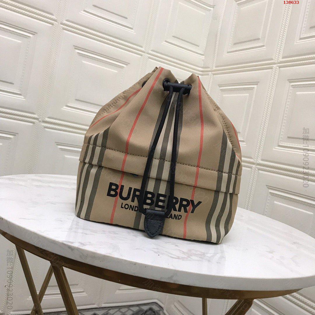B家抽绳式收纳袋精选标志性条纹尼龙材质