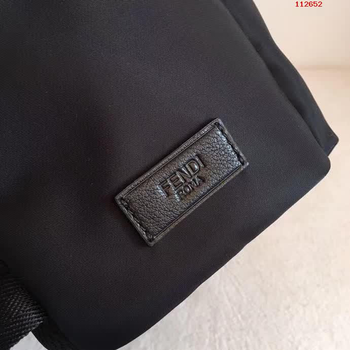 FENDI2017最新时尚走秀款背包出货黑色 高仿芬迪包包 精仿芬迪男包 原版芬迪男包 A货芬迪男包 原单芬迪男包 