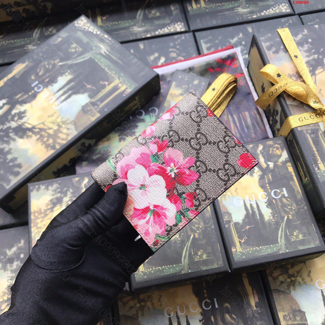 欧洲正品带拉链小卡包采用GGBLOOMS图案印花高