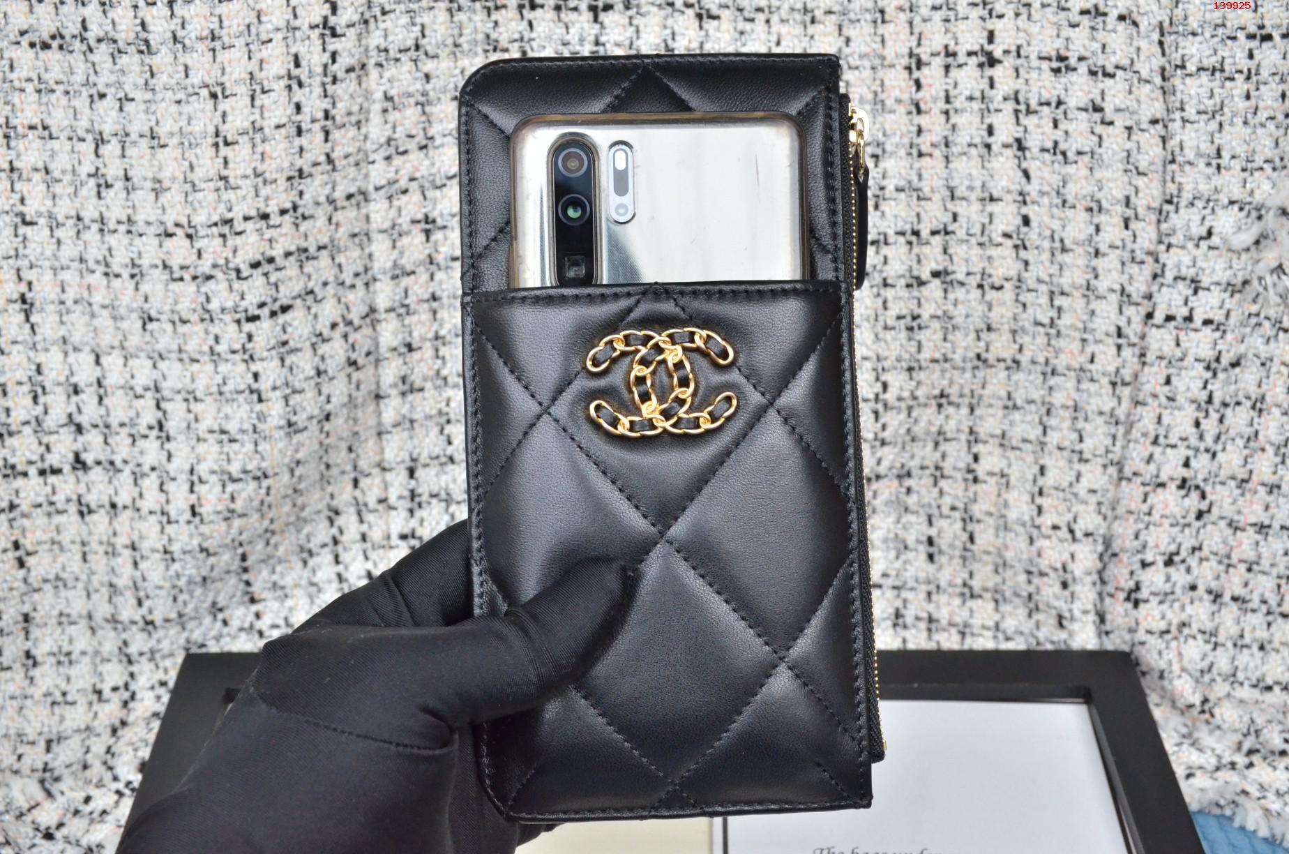 小香19系列手机包卡包AP1182进口羊皮黑色尺