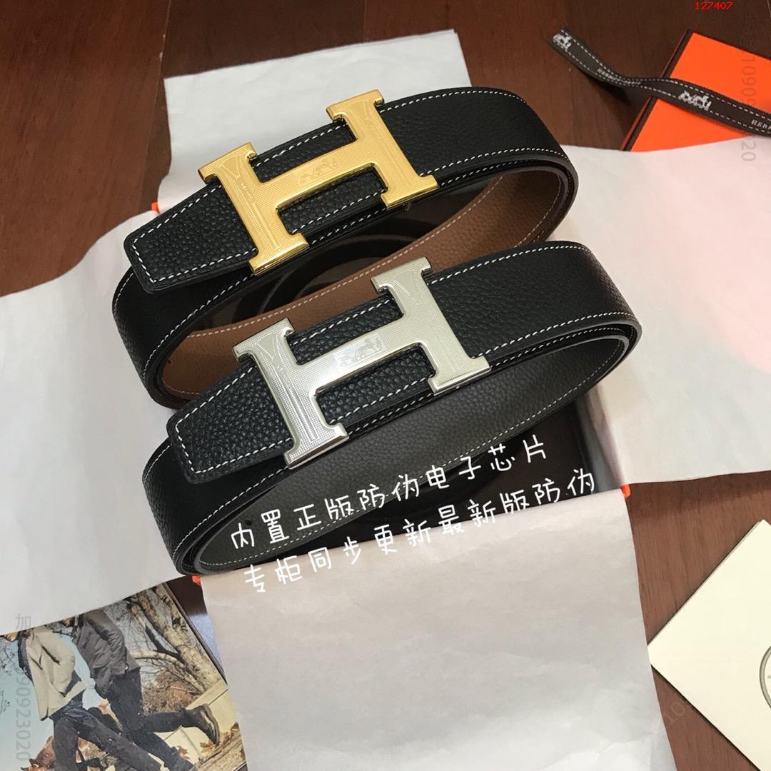 配正版包装内置专柜防伪电子芯片，可通过手机短距离感应识别