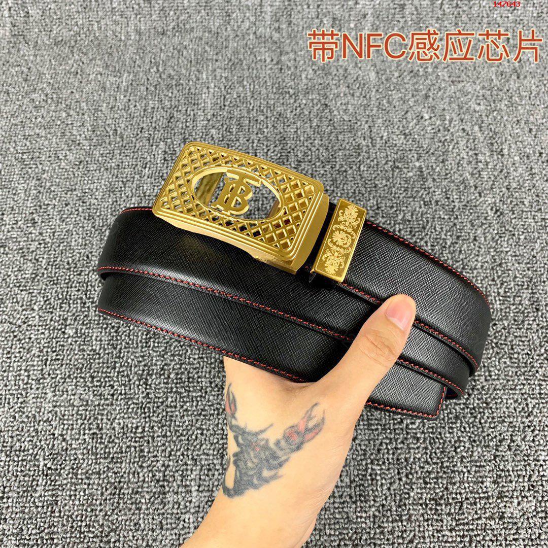 巴宝莉NFC扫描皮带尾部就可链接跳入官方网站高端
