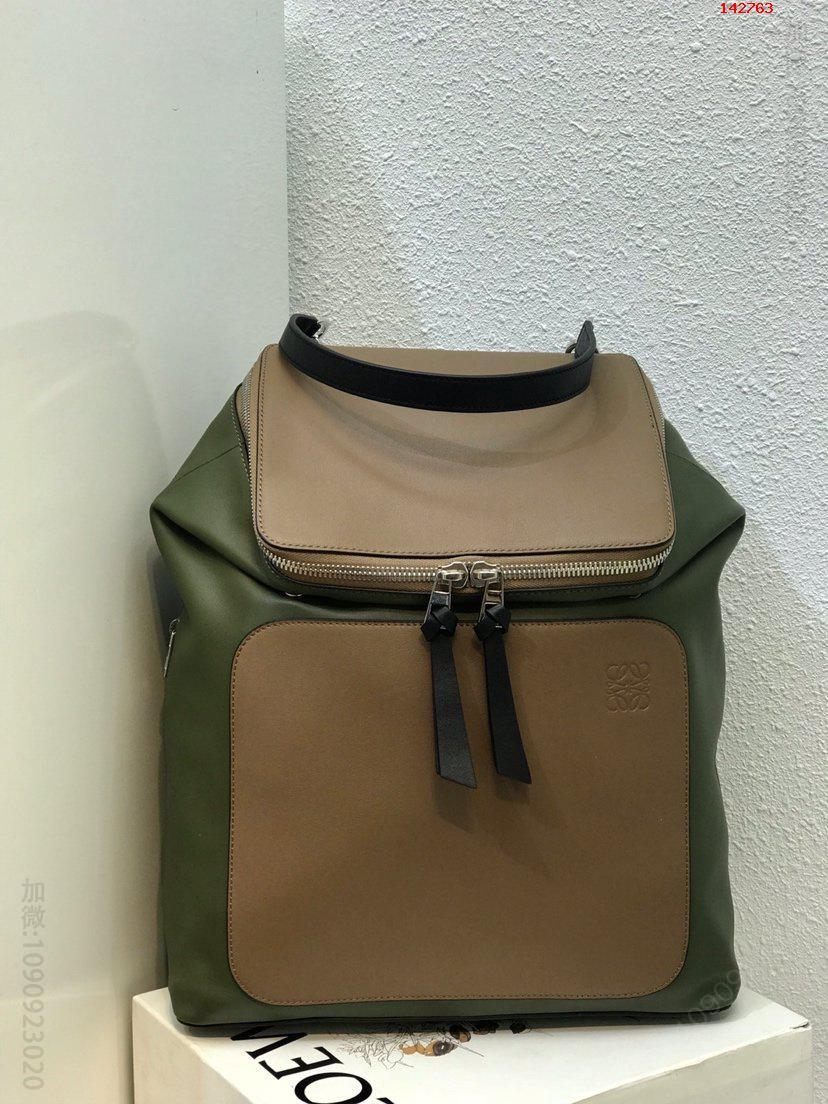 Loewe罗意威专柜新款双肩包颜色绿拼杏黄子