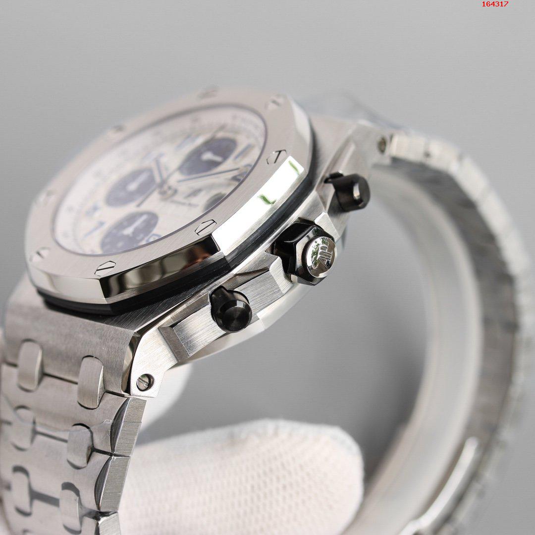 1997年爱彼皇家橡树推出了首款计时码表 高仿爱彼腕表 精仿爱彼手表 原版爱彼钟表 A货爱彼腕表 原单爱彼腕表 