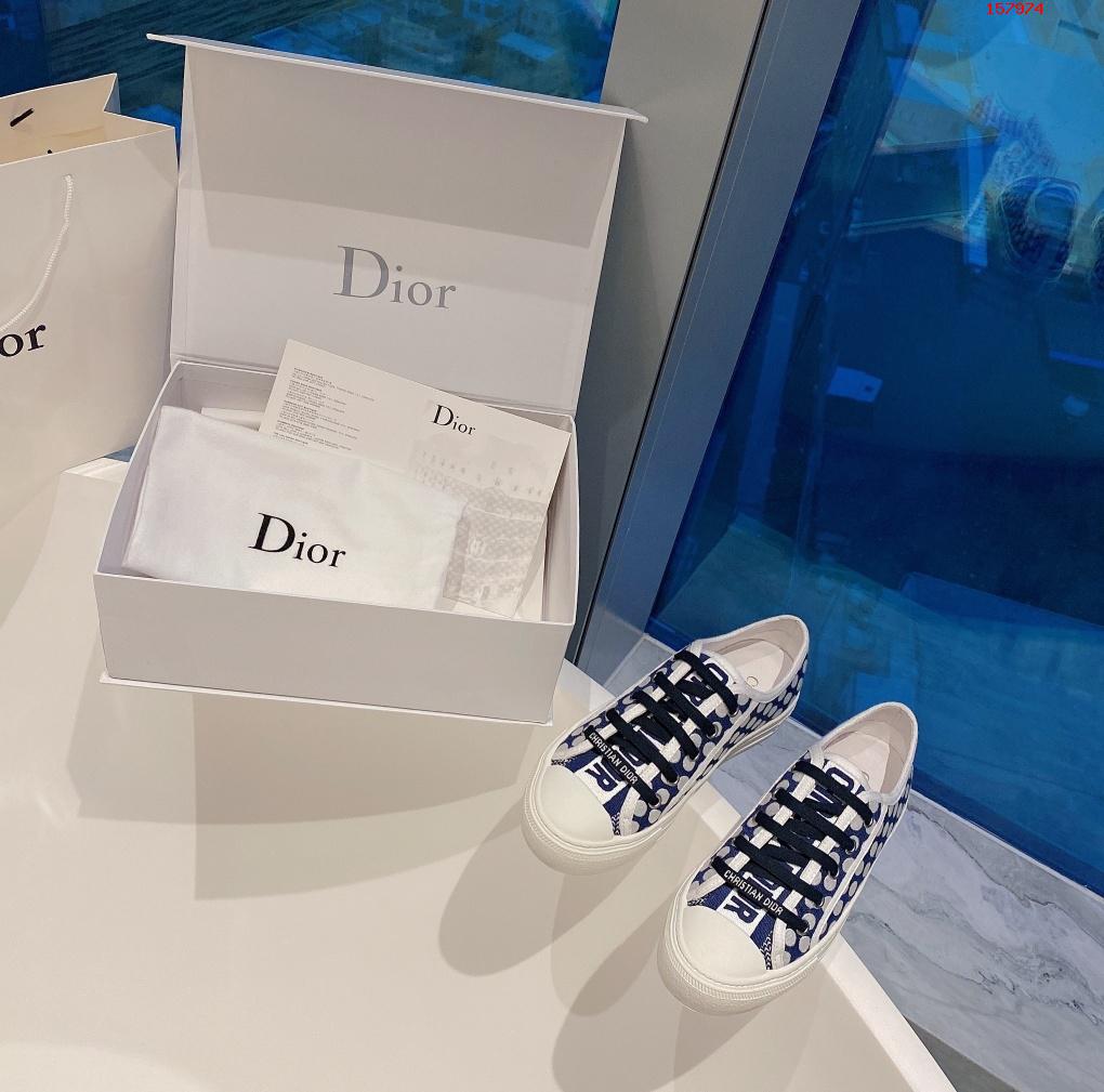 D家日本限定系列采用波点图案手袋等商品 高仿迪奥女鞋 精仿迪奥女鞋 原版迪奥女鞋 A货迪奥女鞋 