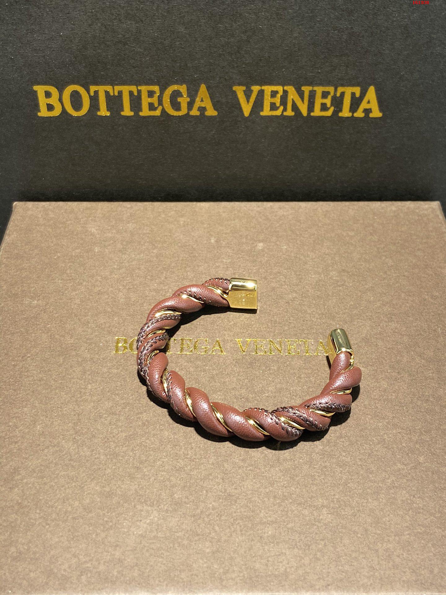 BottegaVeneta最近很火 高仿名牌手镯/手链 精仿名牌手镯/手链 原版名牌手镯/手链 A货名牌手镯/手链 原单名牌手镯/手链 