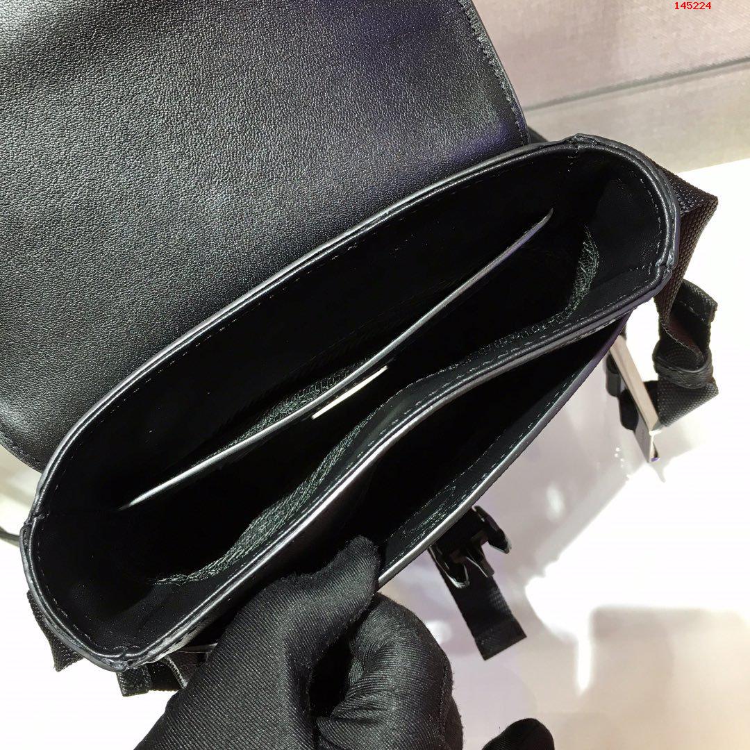新款最新男斜跨包2VD019采用进口Saf 高仿品牌包包 精仿名牌男包 