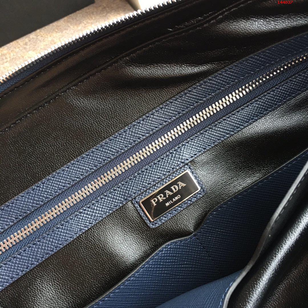 P家岀最新款男包0366B蓝色专柜同 高仿品牌包包 精仿名牌男包 