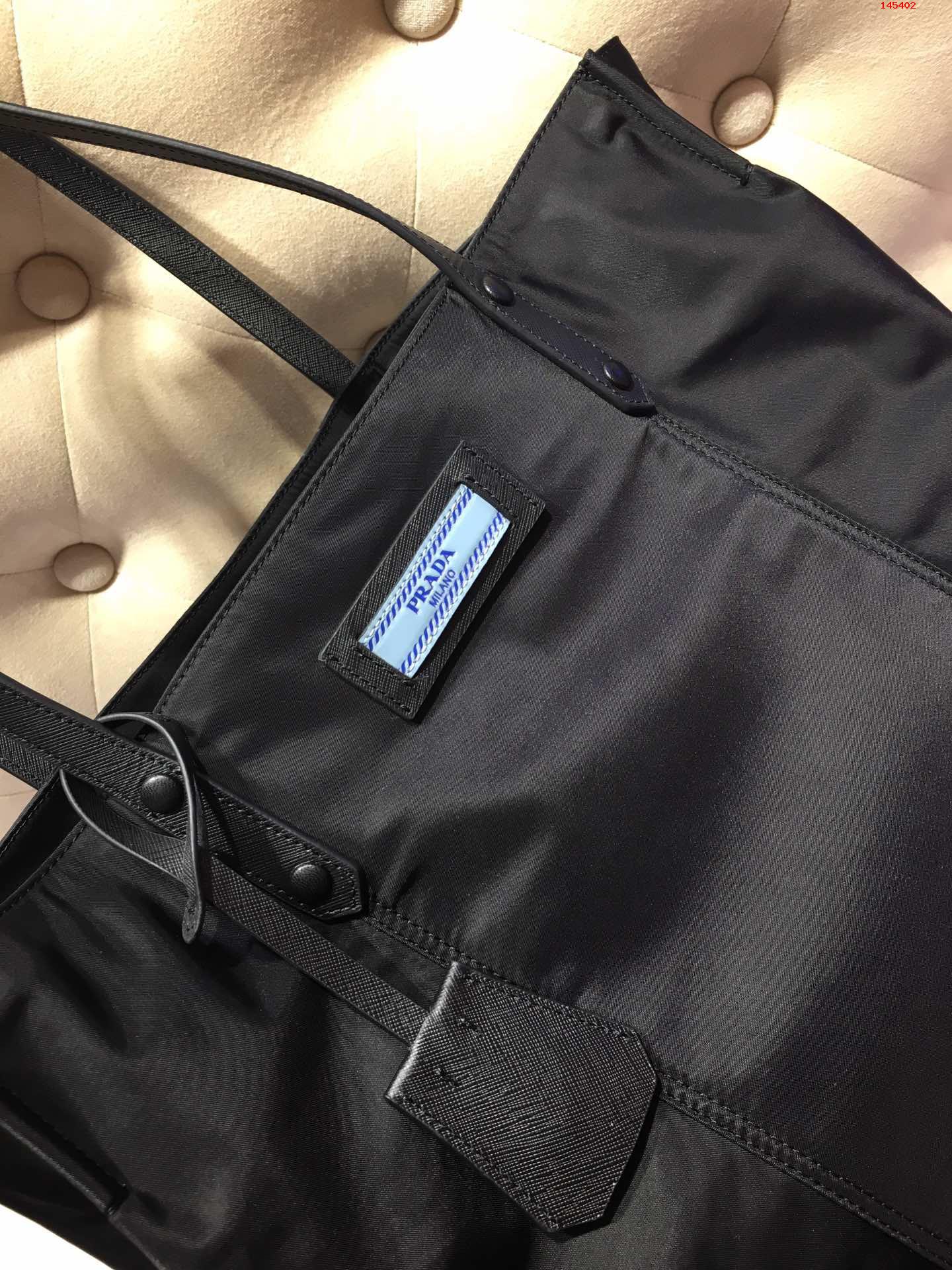 P家出新款购物袋1BG184原单货独家 高仿名牌包包 精仿名牌女包 