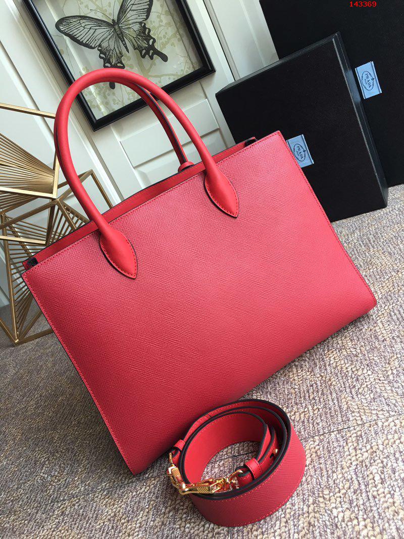 新款女包到货PR153红色到货经典又 高仿名牌包包 