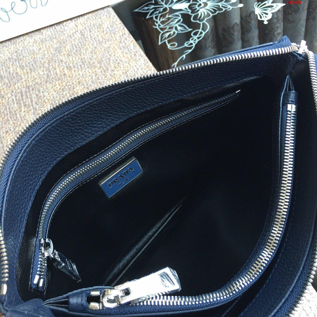 爆款手包又到货了0050蓝色顶级货采 高仿品牌手拿包/钱包 