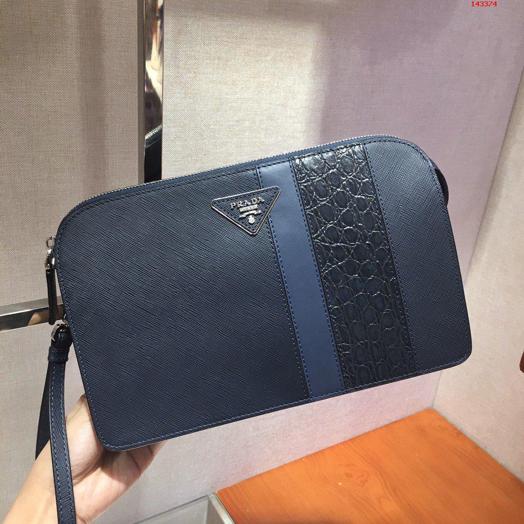 新款手包2VF056D男士包包原单货采用 高仿品牌手拿包/钱包 