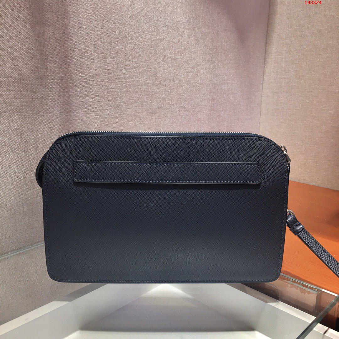 新款手包2VF056D男士包包原单货采用 高仿品牌手拿包/钱包 