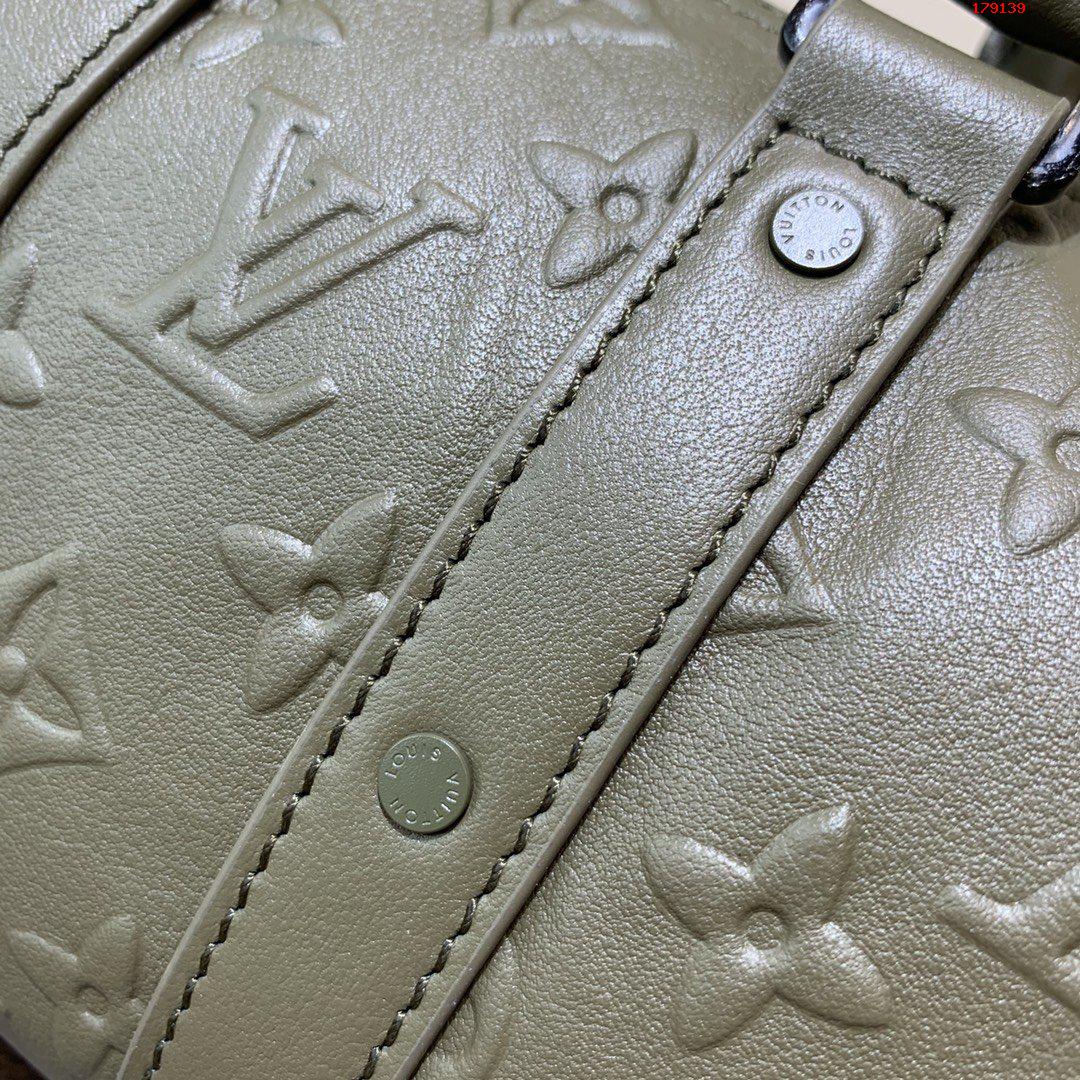 军绿色枕头包 浮花logo Keepall XS 手袋 高仿LV枕头包 M57961