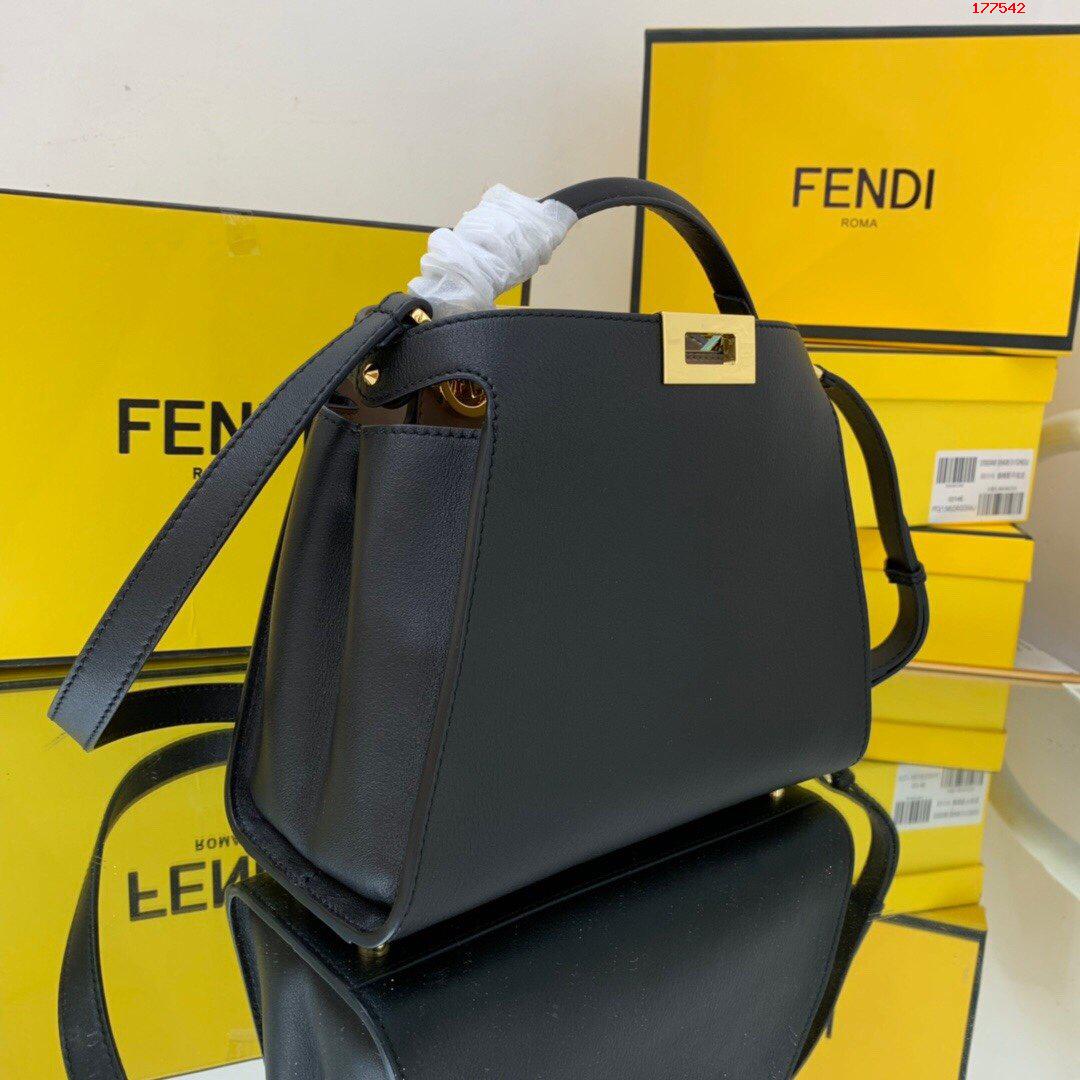 FENDI 新品中型款手提包 原单芬迪 FD302