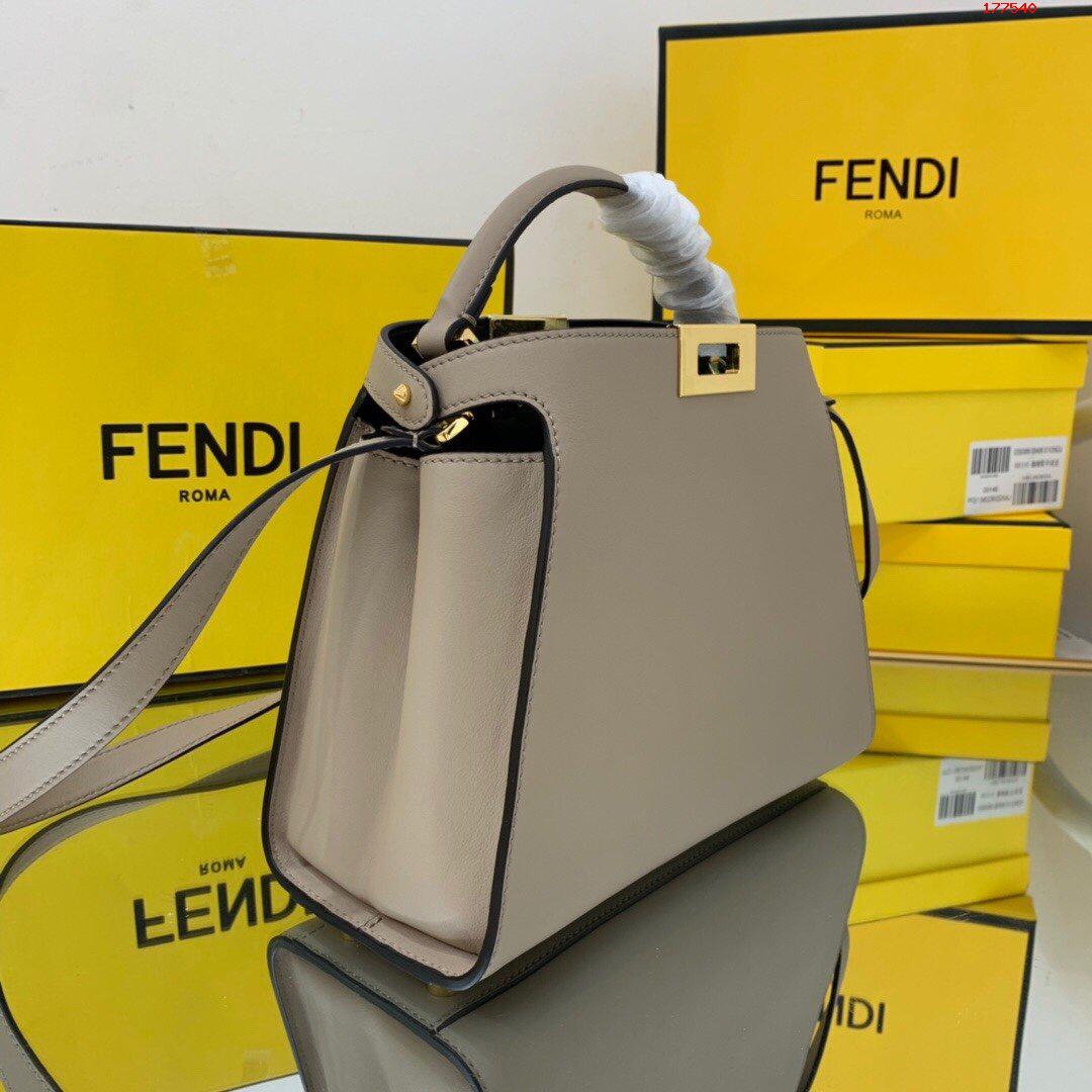 FD家 FENDI 新品中型款手提包 高仿芬迪 FD302