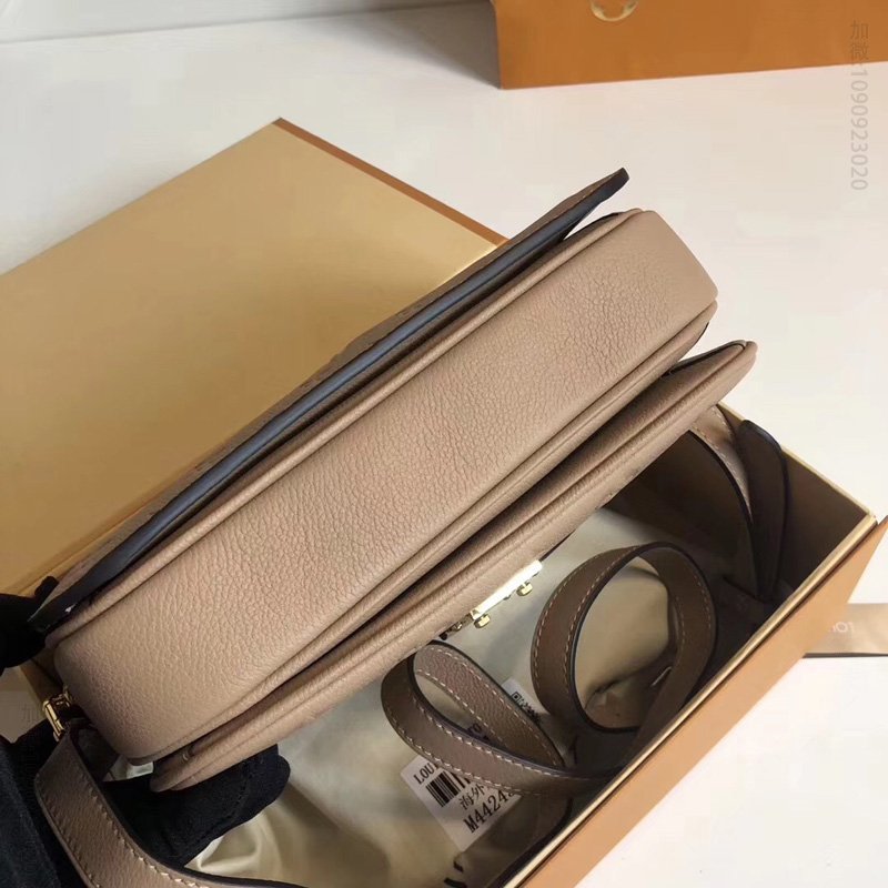 LV LV Pochette Metis 手袋 LV全皮压花女包 LV邮差包 LV空姐包 杏色 高仿路易威登包包 一比一原单LV女包 M44245