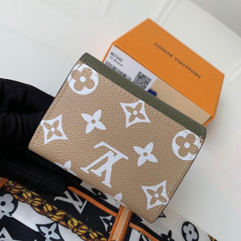 LV钱包 LV ZOE 钱夹 Monogram 涂层帆布信封钱包 卡其色 原单路易威登钱夹 高仿LV女士钱包 M67640