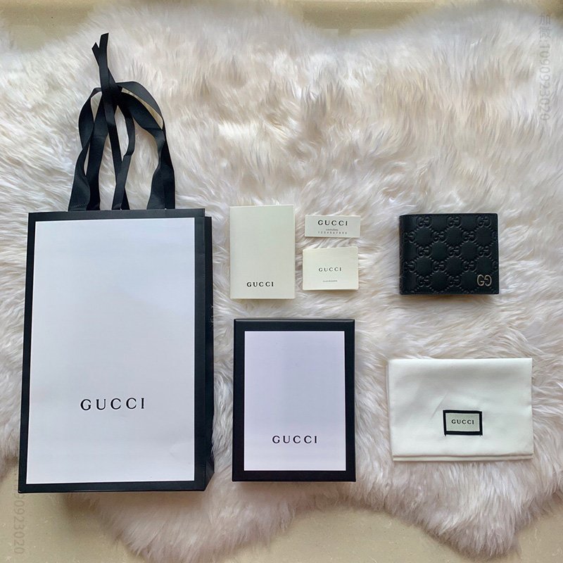 473916 CWC1N 1000 Gucci Signature黑色皮夹 金属GG双折钱包