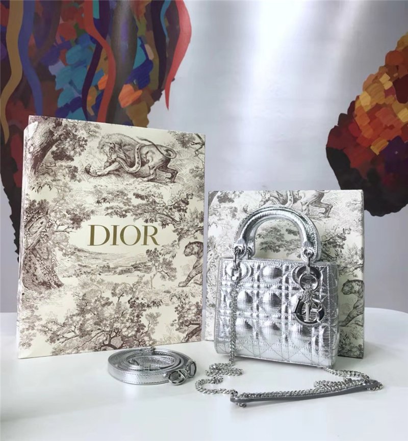 迪奥女包 Dior迪奥 Lady Dior 经典迪奥戴妃包 羊皮 Dior链条包 银色 高仿迪奥女包 原单迪奥 M673