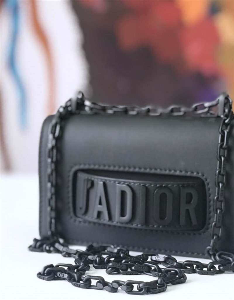 迪奥女包 迪奥女包 Dior链条包 哑光磨砂皮 Jadolr mini Dior小牛皮包 黑色 原单迪奥 S9002