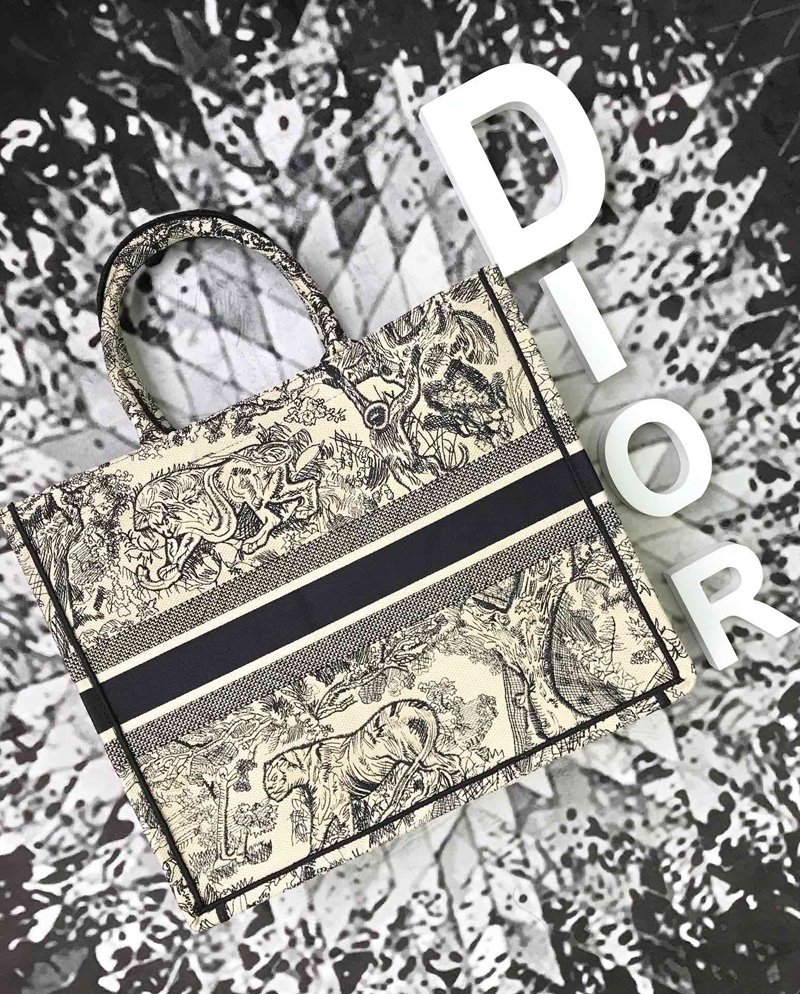 迪奥女包 迪奥女包 Dior包包 迪奥刺绣购物袋 Dior手提袋 迪奥大容量包 白色 原单迪奥 M1286