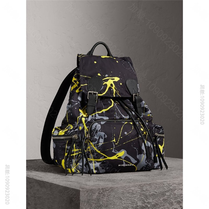 40649281_BurberryheRucksack大号泼彩巴宝莉男包巴宝莉军旅背包黑色黄色_高仿巴宝莉男包价格