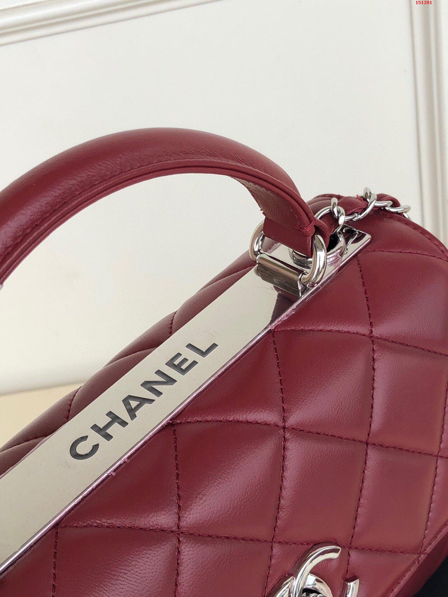 品牌:Chanel 简介:原单 香奈儿女包经典款式 