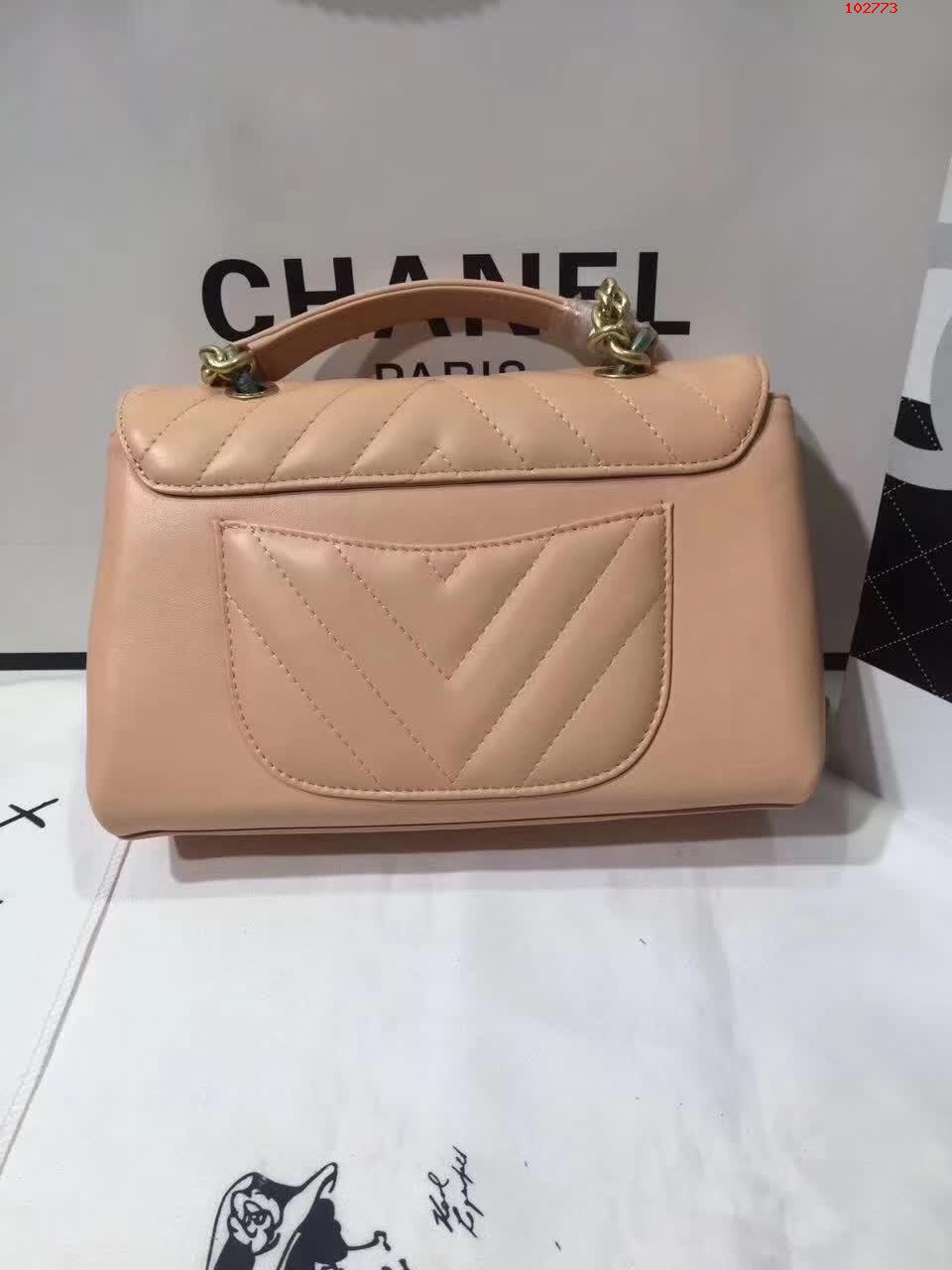 Chanel2017最新款V字手提斜挎包 高仿香奈儿包包 原单香奈儿包包 高仿香奈儿女包 精仿香奈儿女包 原版香奈儿包包 