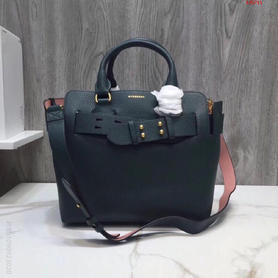 高仿宝格丽女包 BVLGARI巴宝莉专柜最新最火爆的贝尔特包高仿宝格丽女包 