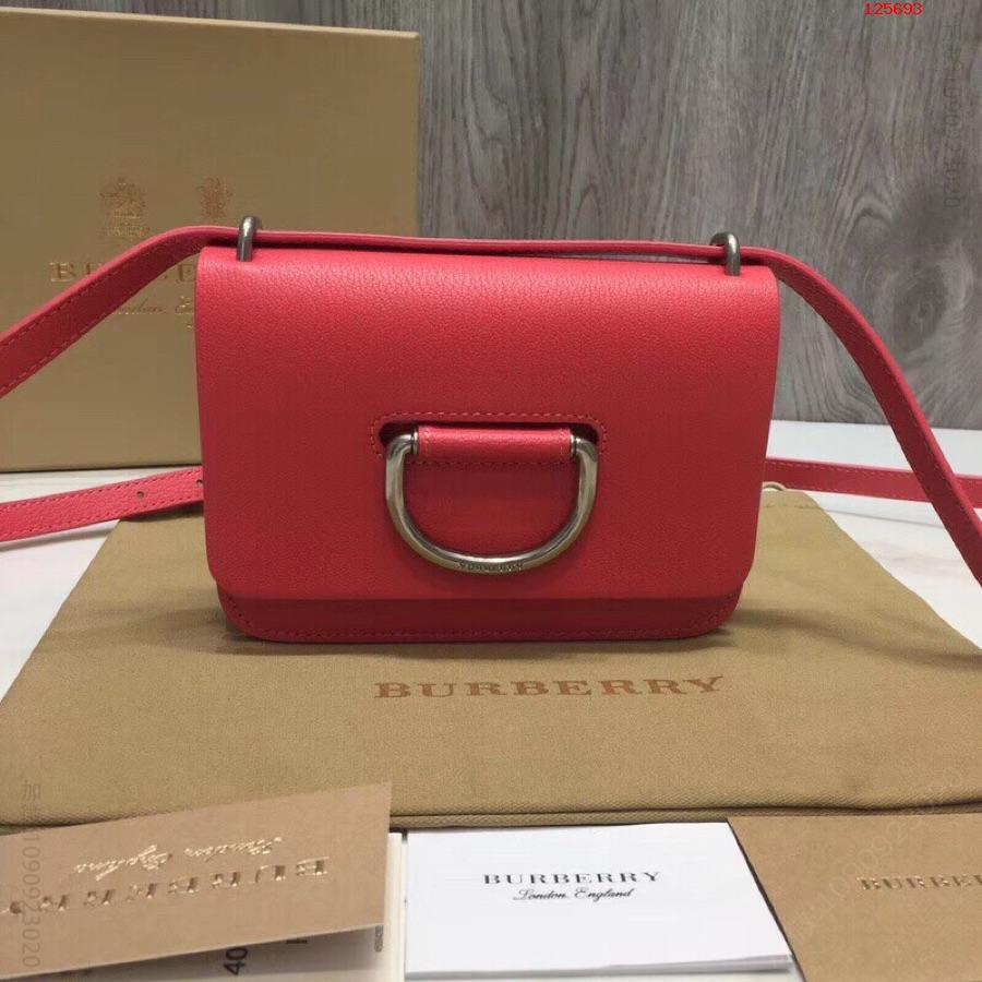 【Burberry】巴宝莉专柜同步新品独家款发售立挺版型D型环包