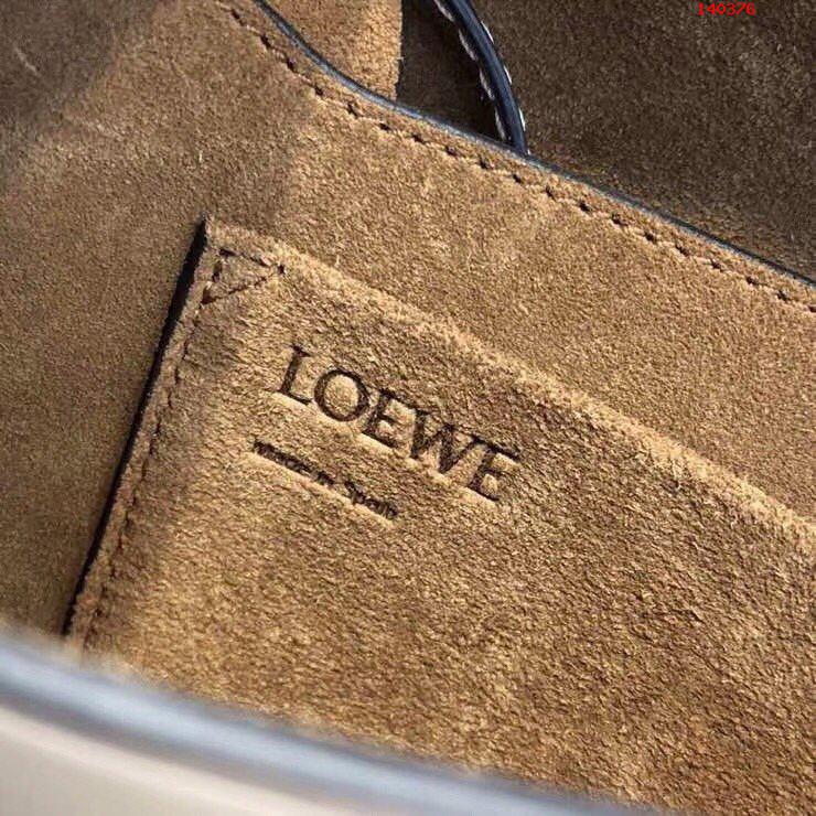 平纹皮Loewe罗意威专柜新款马鞍包1 哪里可以用买高仿罗意威包包? 精仿罗意威女包 原版罗意威女包 A货罗意威女包 原单罗意威女包 101832018
