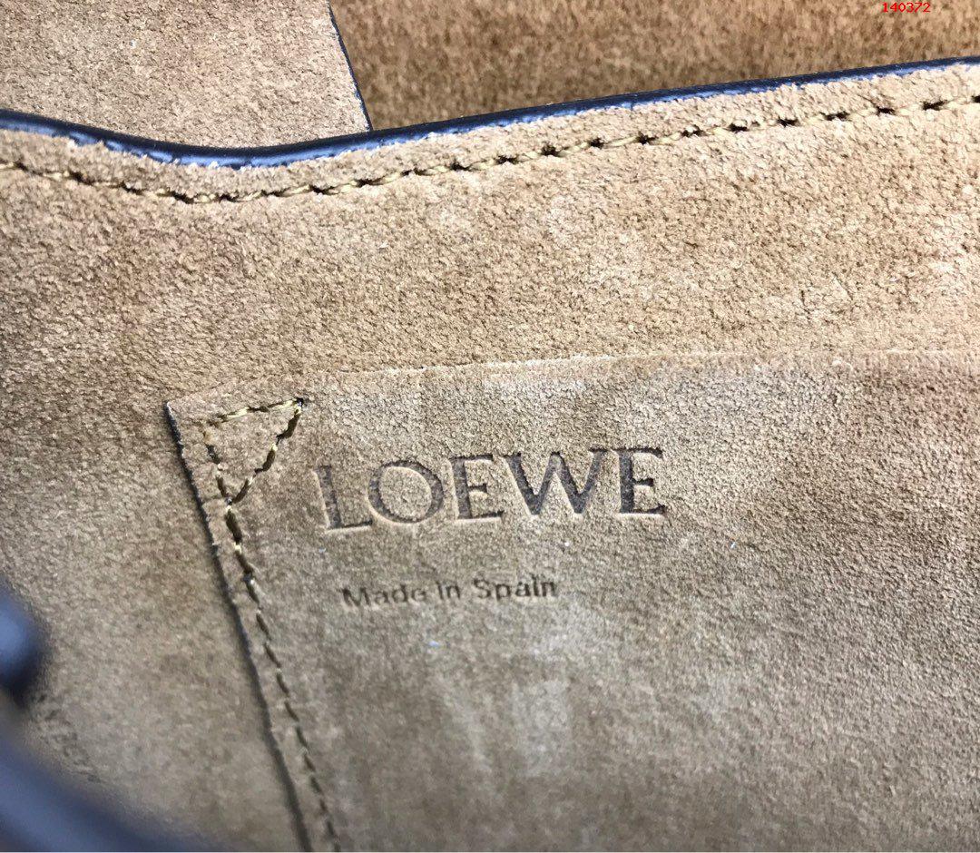 平纹皮Loewe最新色蓝黑色20 哪里可以用买高仿罗意威包包? 精仿罗意威女包 原版罗意威女包 A货罗意威女包 原单罗意威女包 10183
