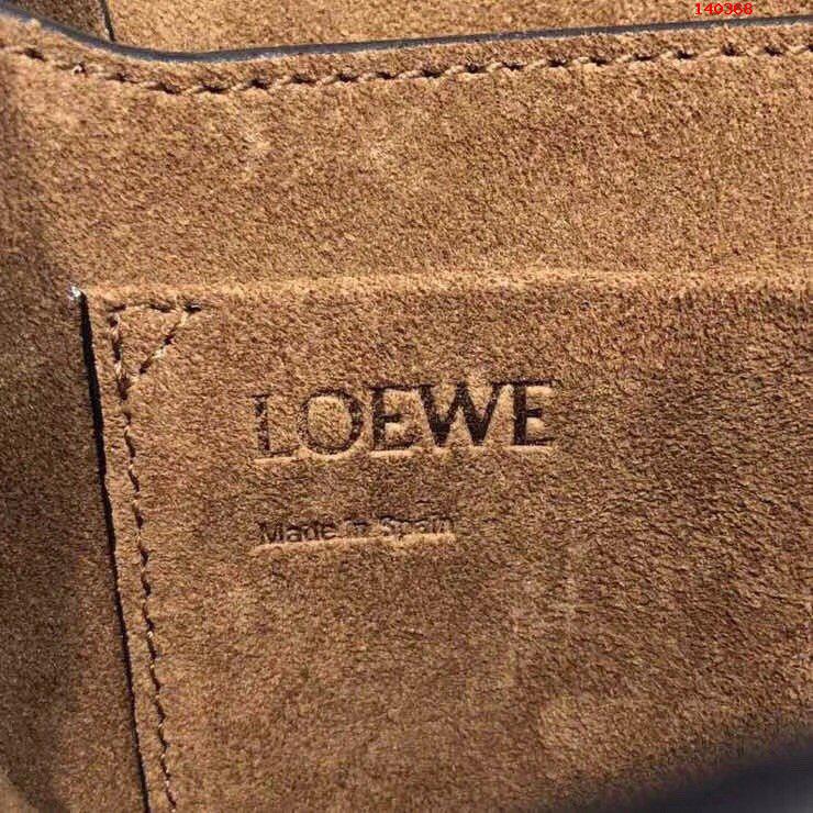 平纹皮Loewe罗意威专柜新款马鞍包1 哪里可以用买高仿罗意威包包? 精仿罗意威女包 原版罗意威女包 A货罗意威女包 原单罗意威女包 101832018