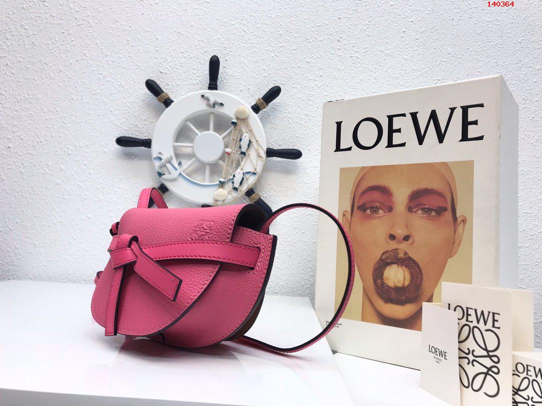 荔枝纹Loewe最新新色蔷薇粉罗 哪里可以用买高仿罗意威包包? 精仿罗意威女包 原版罗意威女包 A货罗意威女包 原单罗意威女包 10182