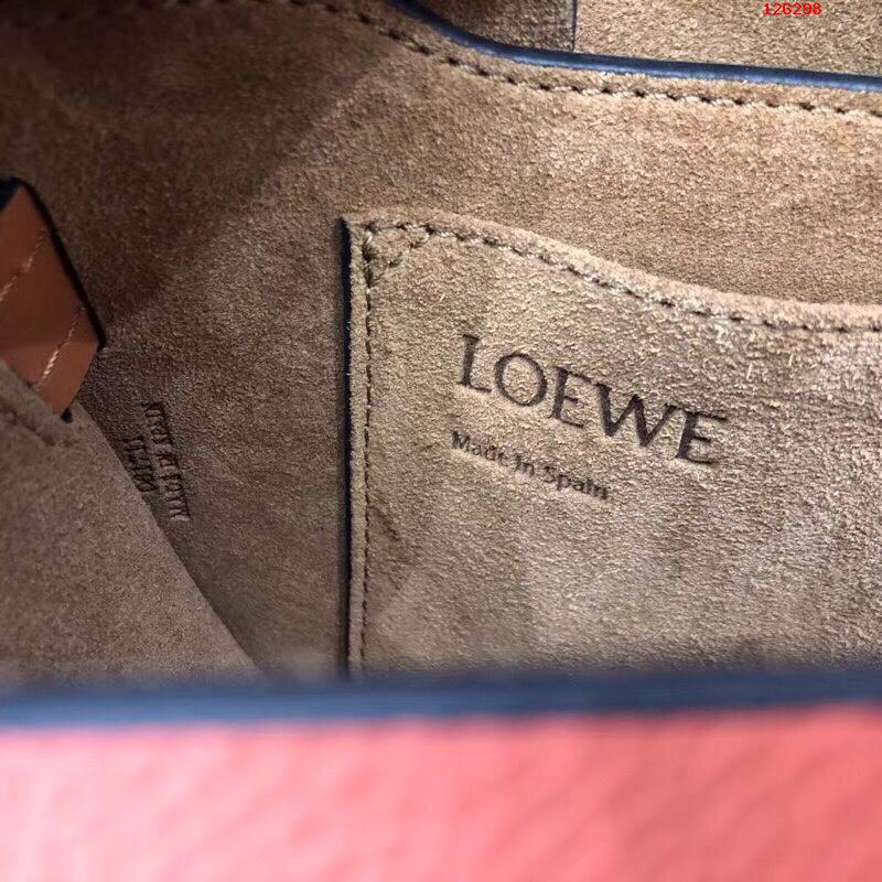 Loewe 罗意威专柜新款马鞍包10183 网上哪里有卖高仿罗意威包包 精仿罗意威女包 原版罗意威女包 A货罗意威女包 原单罗意威包包 10183