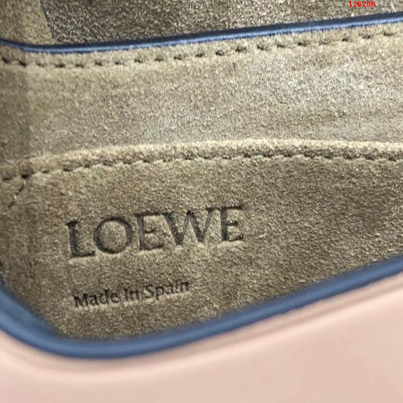 Loewe 罗意威专柜新款马鞍包10183 网上哪里有卖高仿罗意威包包 精仿罗意威女包 原版罗意威女包 A货罗意威女包 原单罗意威包包 10183