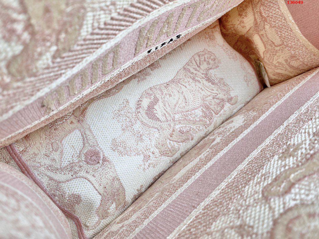 粉色刺绣老虎购物袋 A货迪奥女包 原单迪奥包包和正品有什么区别? m1287