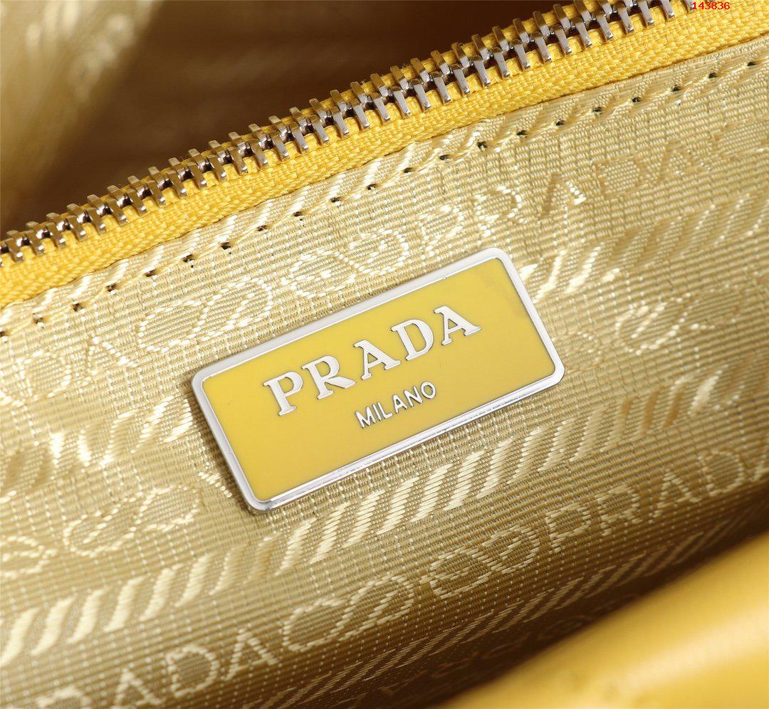 PradaSpectrum小号托特包绗缝 高仿普拉达包包和正品包包有什么区别 精仿普拉达女包 原版普拉达女包 A货普拉达女包 原单普拉达 1BG298