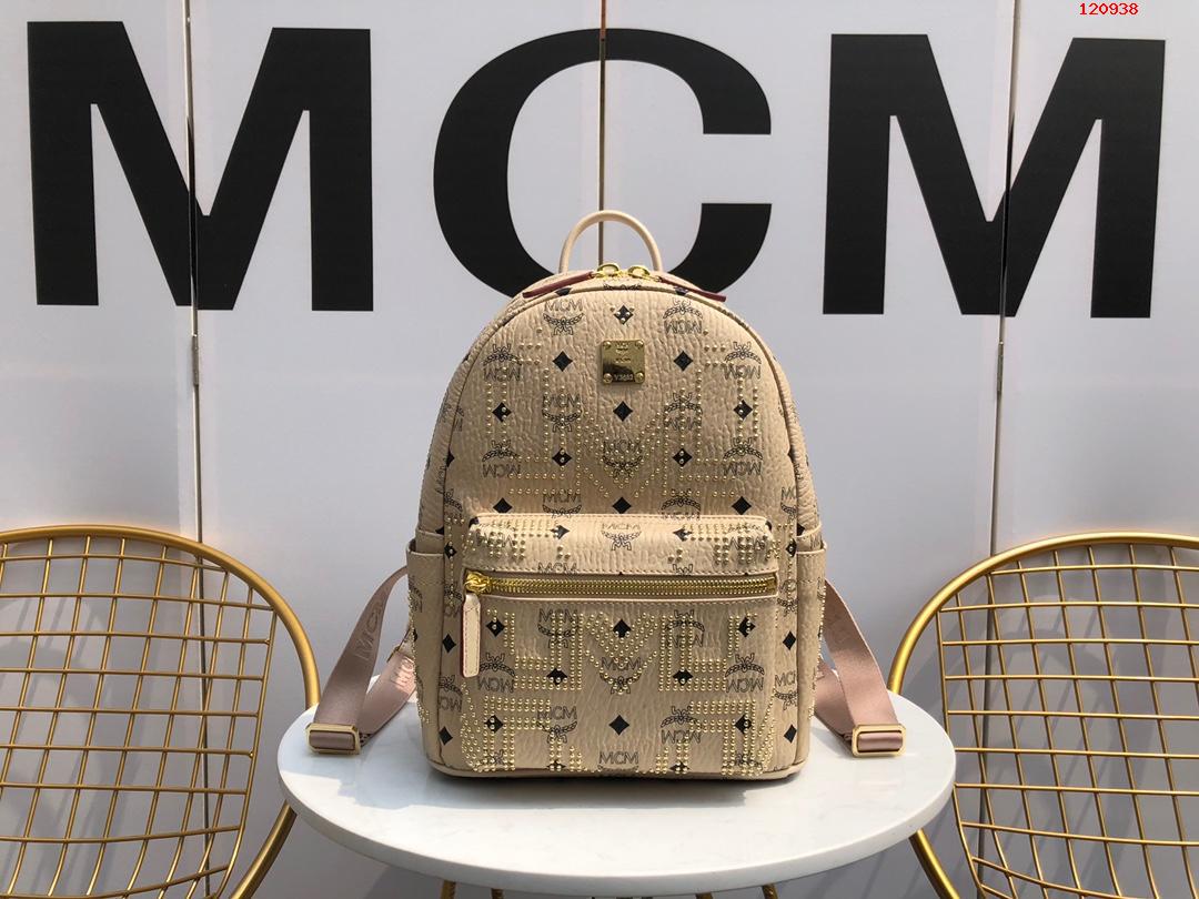 这一季的GuntaMStud背包是一款 高仿MCM包包 精仿MCM女包 原版MCM女包 A货MCM女包 原单MCM女包 